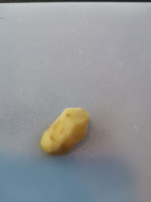 coupez une longueur de doigt de gingembre