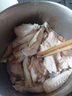 搅拌直至所有香料混合。