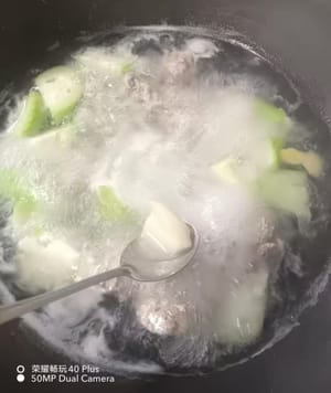 一起煮8分鐘。