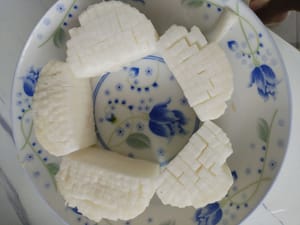 再把蘿蔔改成整塊連在一起的蘿蔔條。