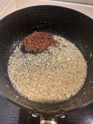 seguito da fagioli neri fermentati tritati