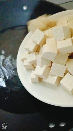 Add a pinch of salt and cook in boiling water for 1-2 minutes.