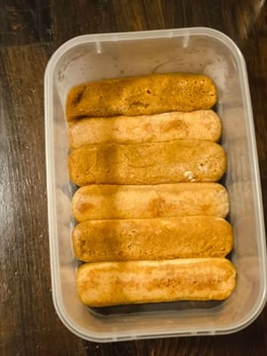 모든 재료를 한 줄로 나란히 놓으세요.