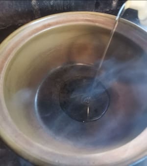 preparar una sartén, verter aceite, esperar hasta que esté caliente