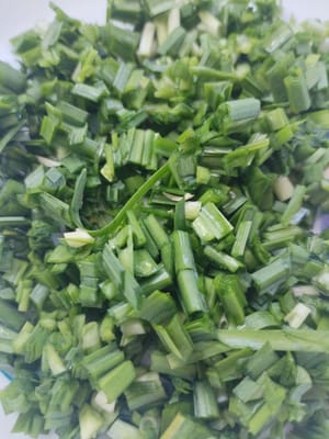 韭菜改段備用。