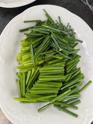韭菜花切小段
