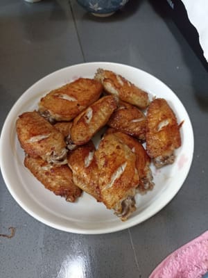 Angkat kepak ayam yang sudah di  goreng dan selanjutnya