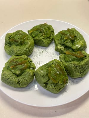 完成後即可享用！我還喜歡把它放在雪櫃裡冷藏後食用，因為牛油乳酪能賦予它類似雪糕的順滑口感！