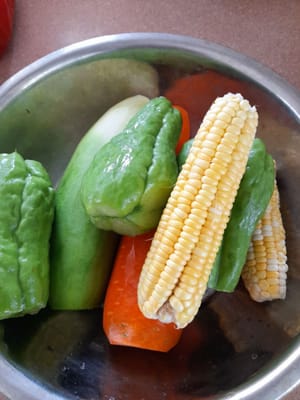 Peel all ingredients except chayote, then wash and cut into several pieces.