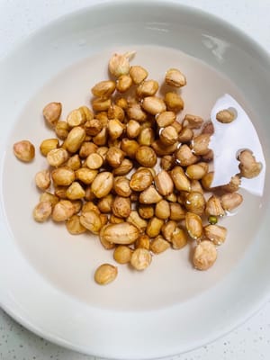 Soak peanuts in water for about 3 hours.