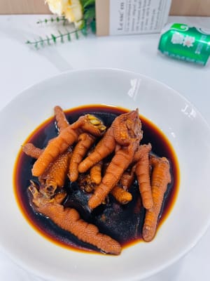 Patas de pollo en vinagre dulce ámbar