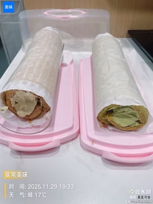 今日は抹茶とコーヒーの2種類のクリームを作りました。抹茶のクリームは伸ばしている途中の写真が撮れず、コーヒーのクリームは写真を撮る必要もなかったので、コーヒーのクリームを使って伸ばし方の動画を撮りました。伸ばし方は同じです。