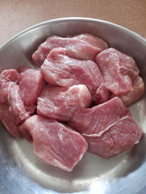 gr Carne de cerdo que ha sido cortada 
