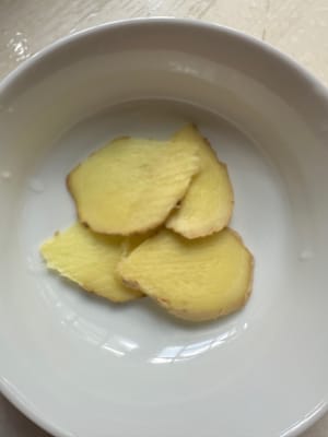 Drei Scheiben Ingwer