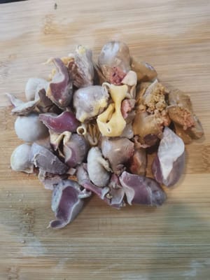 potong jeroan ayam(menurut selera)