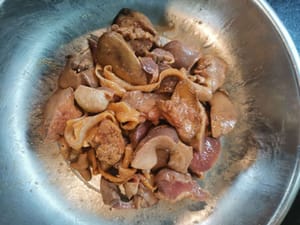 lalu bumbui(garam, Gula, merica bubuk, kecap asin, tepung topioka Dan minyak)