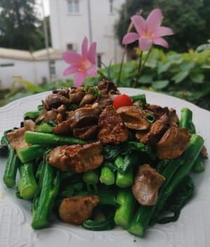 lalu taruh diatas sayur joisam tadi, Dan siap untuk dihidangkan