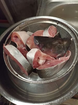 Égoutter le poisson