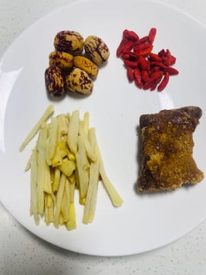 Cut the ginger into thin strips, and then