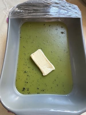 終わったら、熱いうちにバターを加える