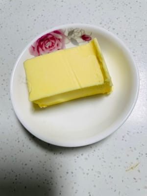 バターをあらかじめ溶かして置いておく