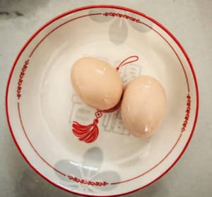 土鸡蛋两个