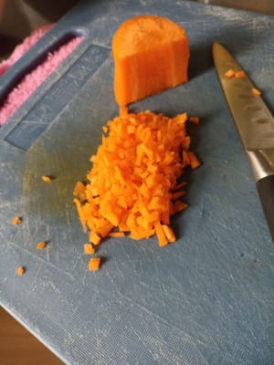 Eine kleine Karotte zum Garnieren