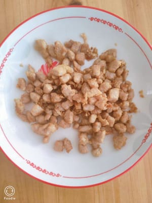 捞出放盆里待用。