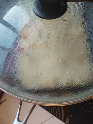 coprire e cuocere a vapore per 10 minuti.