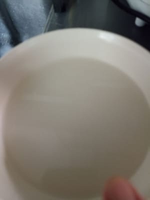 我们制作液态椰奶，200 毫升浓椰奶，加 200 毫升水