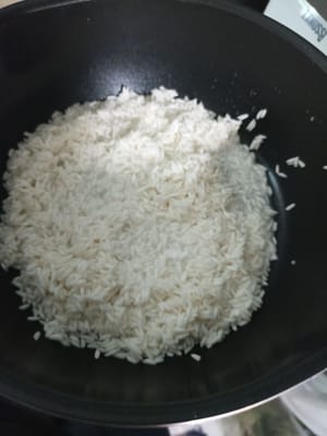 찹쌀을 용기에 담아주세요