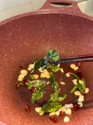 หยิบออกมาแล้ววางบนจานเสิร์ฟ