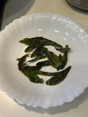 หยิบออกมาแล้ววางบนจานเสิร์ฟ