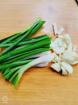 적당량의 파와 마늘