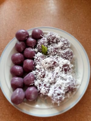 紫芋のクレポンは、コーヒーや熱いお茶と一緒にお召し上がりいただけます。