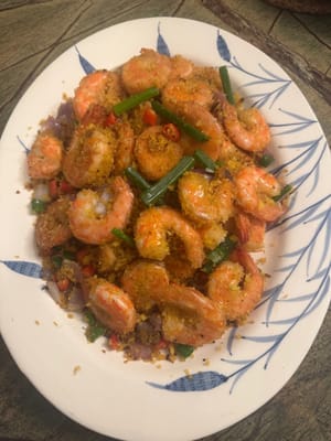 태풍 대피소 스타일 새우튀김