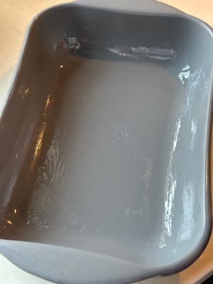 Pincele el recipiente donde se cocina el vapor con una capa de aceite para evitar que se pegue.