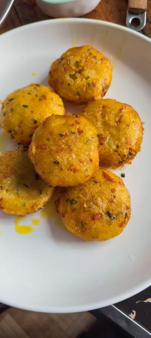 这样做出来洋芋粑粑怎么可能不好吃呢!外酥里软,又不会散锅