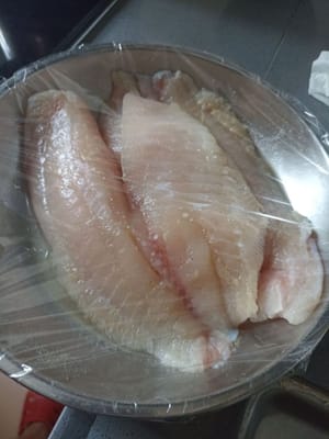 然後蓋上，讓它靜置，我醃了4個小時