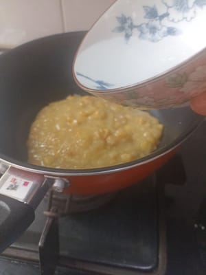 加50毫升水，慢煮3-4分鐘。