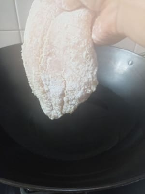 加入魚片，靜置幾分鐘。