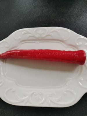 tallos de chile rojo picados