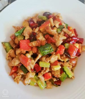 Vom Herd nehmen und auf einem Teller anrichten.