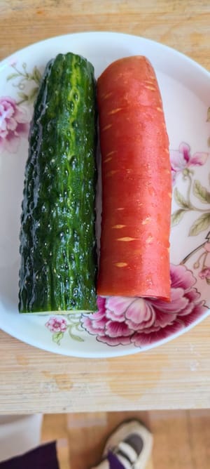 je 100 g Gurke und Karotte