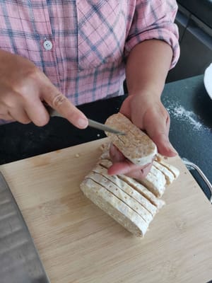 템페를 대각선으로 자르세요.