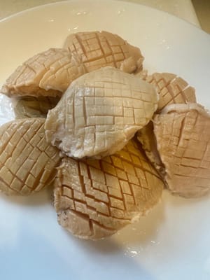 Quindi, incidere leggermente gli abaloni sul dorso come mostrato