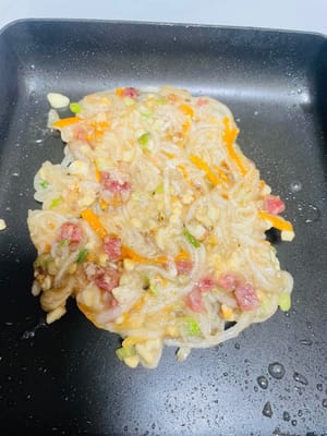 私の鍋の容量が限られていたので（一つの鍋に生地が8個しか入らない）、材料が少し余ってしまいました。フライパンに少し油をひいて、残りの材料を炒めました。味も美味しかったです。