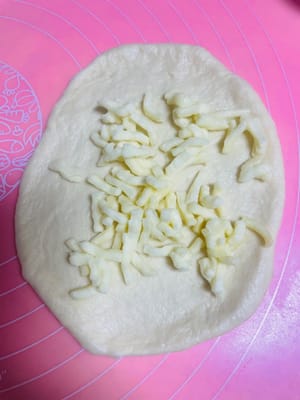 麵團壓成圓形