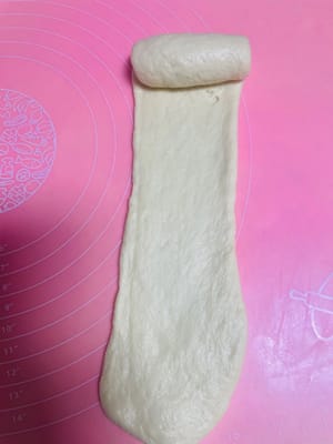 如果手法整形，放3個進土司模。