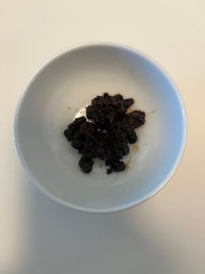 Die fermentierten schwarzen Bohnen waschen und hacken